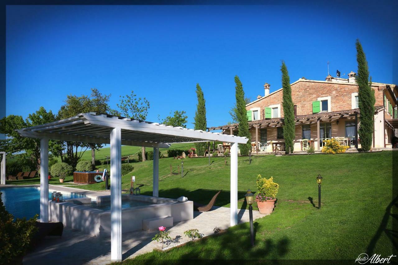 Le Maracla Country House Iesi Exteriér fotografie