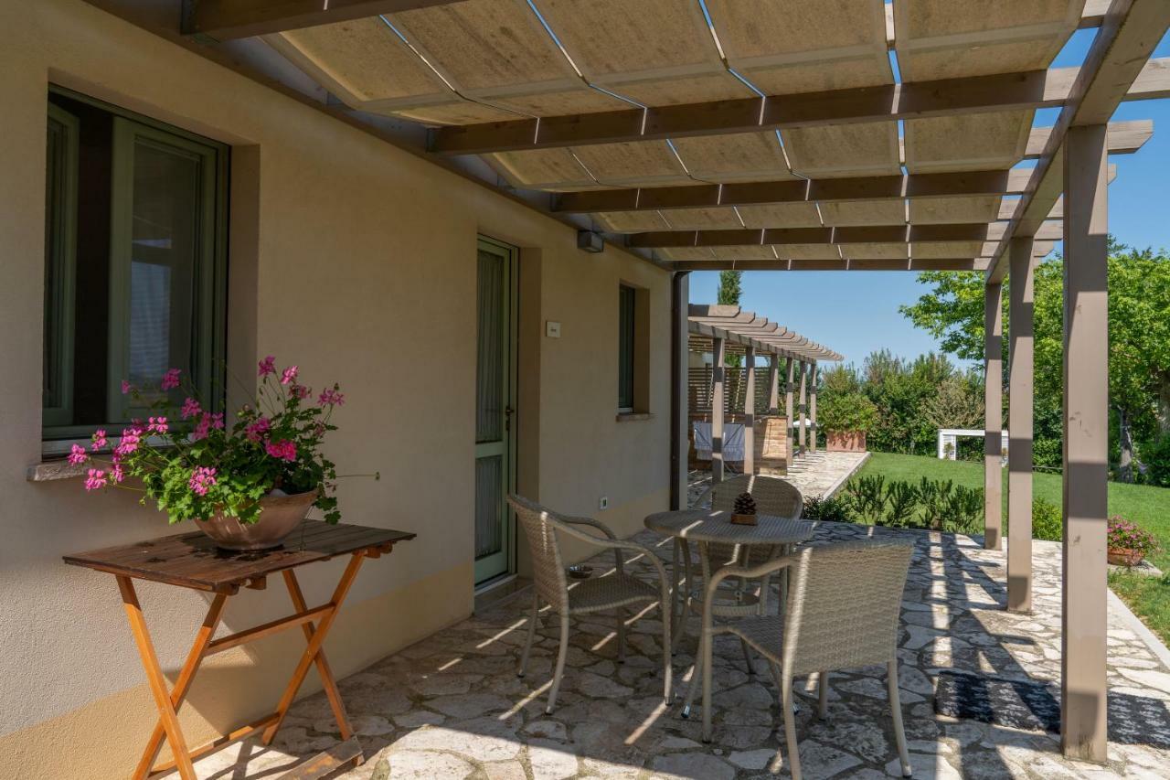Le Maracla Country House Iesi Exteriér fotografie
