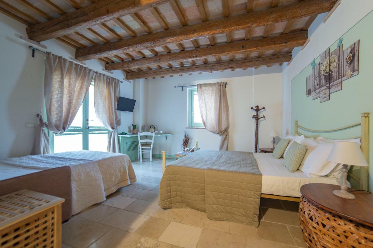 Le Maracla Country House Iesi Exteriér fotografie